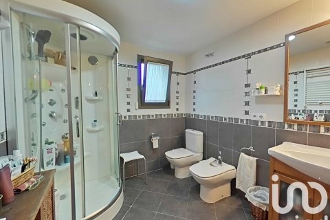 6 bedrooms house for sale in Alpicat, Lleida, Catalonia, Spain № 4799 - photo 12