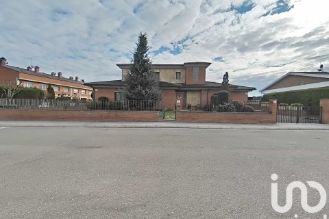 6 bedrooms house for sale in Alpicat, Lleida, Catalonia, Spain № 4799 - photo 7