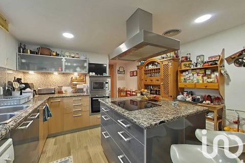 6 bedrooms house for sale in Alpicat, Lleida, Catalonia, Spain № 4799 - photo 9