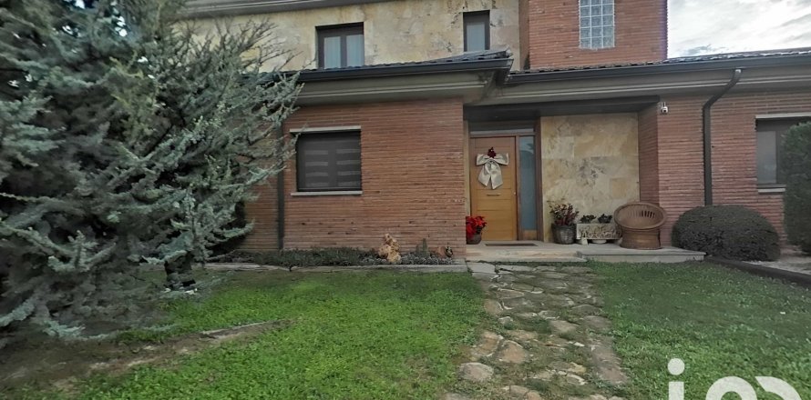6 bedrooms house for sale in Alpicat, Lleida, Catalonia, Spain № 4799