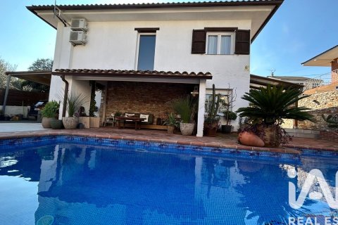 Сasa de 3 dormitorios en venta en Llica D'amunt, Barcelona, Cataluña, Spain № 7515 - foto 12