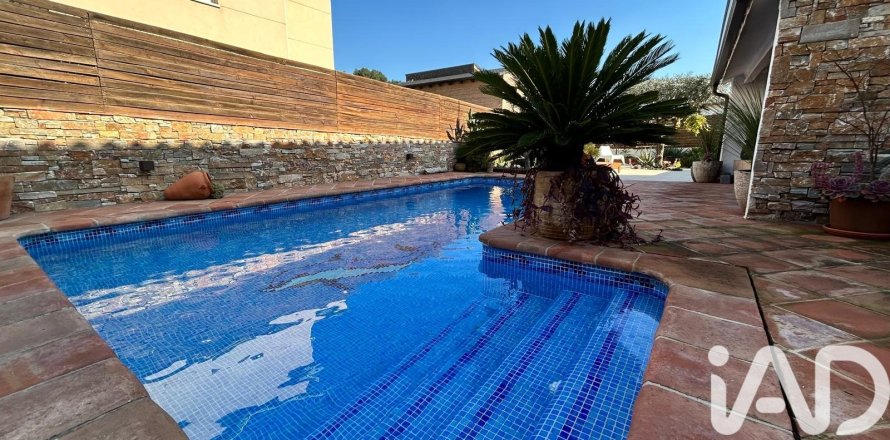 Сasa de 3 dormitorios en venta en Llica D'amunt, Barcelona, Cataluña, Spain № 7515