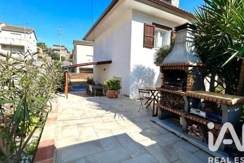 Сasa de 3 dormitorios en venta en Llica D'amunt, Barcelona, Cataluña, Spain № 7515 - foto 17