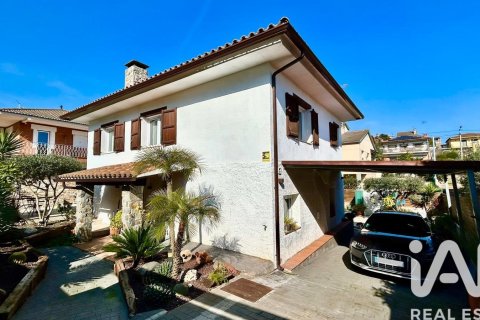 Сasa de 3 dormitorios en venta en Llica D'amunt, Barcelona, Cataluña, Spain № 7515 - foto 10