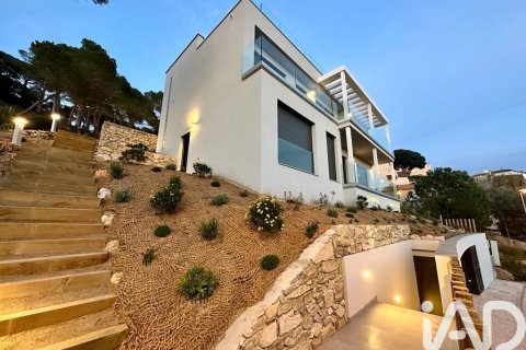 4 bedrooms house for sale in Lloret de Mar, Girona, Catalonia, Spain № 7511