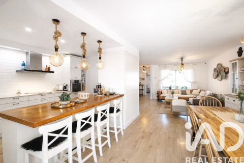 6 bedrooms townhouse for sale in Sant Pere de Ribes, Barcelona, Catalonia, Spain № 7513 - photo 16