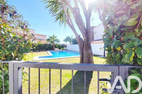 6 bedrooms townhouse for sale in Sant Pere de Ribes, Barcelona, Catalonia, Spain № 7513 - photo 27