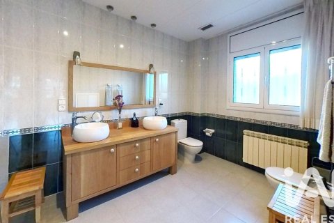 Купить дом в Калафелл, Испания с 7 спален, 427м², № 7510 - фото 2