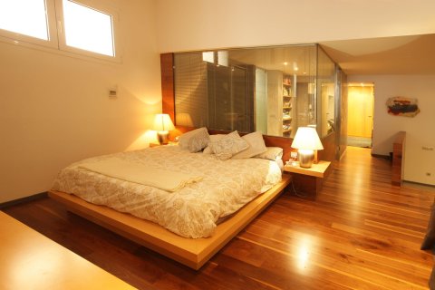 3 bedrooms apartment for sale in Barcelona, Catalonia, Spain № 8286 - photo 17