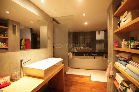 3 bedrooms apartment for sale in Barcelona, Catalonia, Spain № 8286 - photo 19