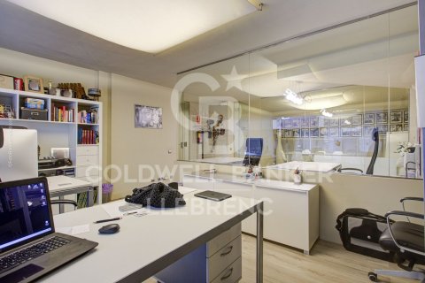 354 sq.m. duplex for sale in Barcelona, Catalonia, Spain № 6073 - photo 7