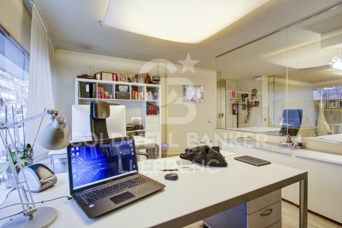 354 sq.m. duplex for sale in Barcelona, Catalonia, Spain № 6073 - photo 5