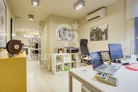 354 sq.m. duplex for sale in Barcelona, Catalonia, Spain № 6073 - photo 13