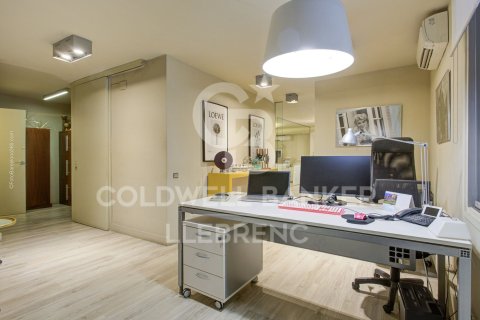354 sq.m. duplex for sale in Barcelona, Catalonia, Spain № 6073 - photo 11