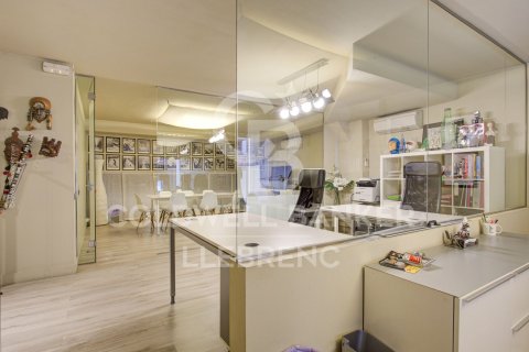 354 sq.m. duplex for sale in Barcelona, Catalonia, Spain № 6073 - photo 2