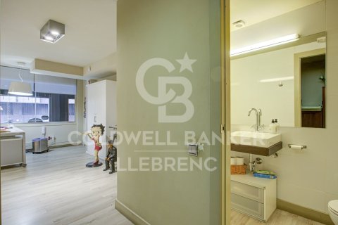 354 sq.m. duplex for sale in Barcelona, Catalonia, Spain № 6073 - photo 15