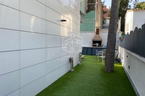 Купить виллу в Кастельдефельс, Испания с 5 спален, 340м², № 928 - фото 26