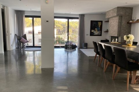 Купить виллу в Кастельдефельс, Испания с 5 спален, 340м², № 928 - фото 3