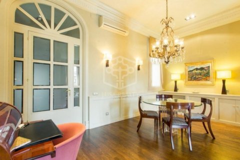 Купить квартиру в Барселона, Испания с 3 спальни, 200м², № 933 - фото 7