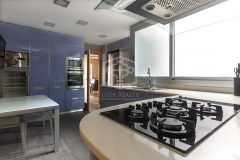 Купить квартиру в Барселона, Испания с 5 спален, 295м², № 929 - фото 8