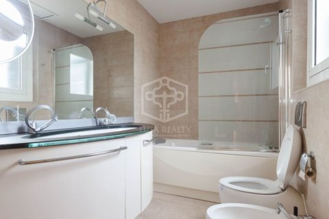 Купить квартиру в Барселона, Испания с 5 спален, 295м², № 929 - фото 14