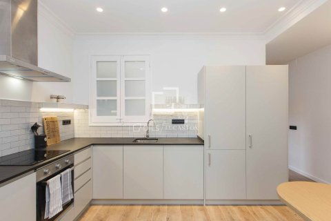 Apartamento de 3 dormitorios en venta en Barcelona, Cataluña, Spain № 3834 - foto 13