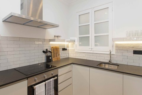 Apartamento de 3 dormitorios en venta en Barcelona, Cataluña, Spain № 3834 - foto 8