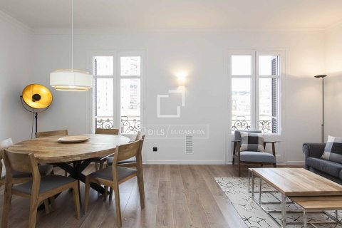Apartamento de 3 dormitorios en venta en Barcelona, Cataluña, Spain № 3834 - foto 25