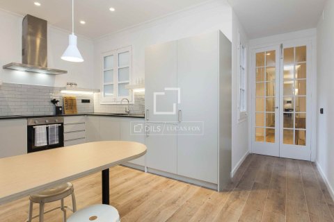 Apartamento de 3 dormitorios en venta en Barcelona, Cataluña, Spain № 3834 - foto 23