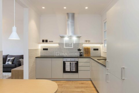 Apartamento de 3 dormitorios en venta en Barcelona, Cataluña, Spain № 3834 - foto 20