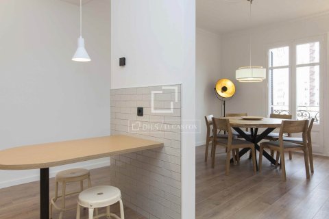 Apartamento de 3 dormitorios en venta en Barcelona, Cataluña, Spain № 3834 - foto 16