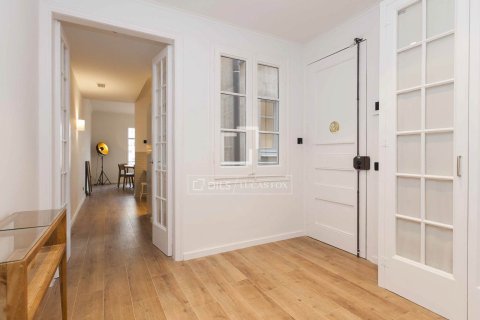 Apartamento de 3 dormitorios en venta en Barcelona, Cataluña, Spain № 3834 - foto 29