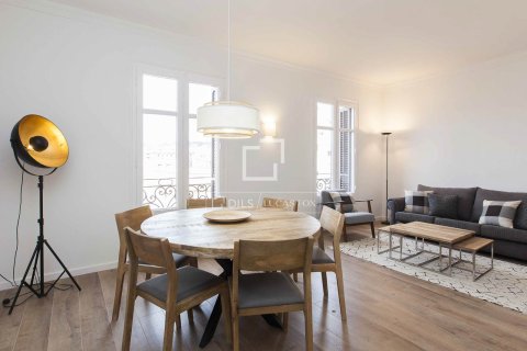 Apartamento de 3 dormitorios en venta en Barcelona, Cataluña, Spain № 3834 - foto 6