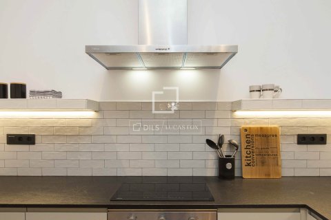 Apartamento de 3 dormitorios en venta en Barcelona, Cataluña, Spain № 3834 - foto 10