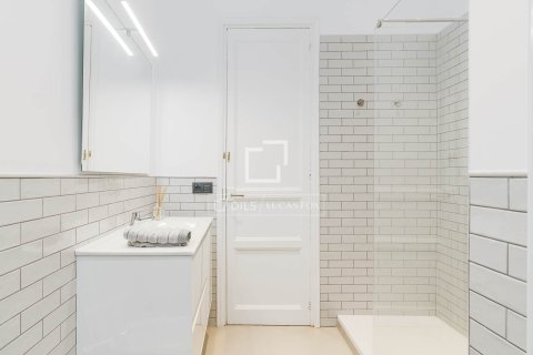 3 bedrooms apartment for sale in Barcelona, Catalonia, Spain № 3835 - photo 13