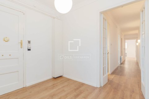 3 bedrooms apartment for sale in Barcelona, Catalonia, Spain № 3835 - photo 16