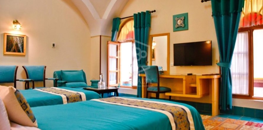 Propiedad comercial de 125 dormitorios en venta en Calella, Barcelona, Cataluña, Spain № 1813