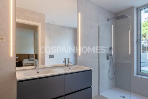 Купить квартиру в Герона, Испания с 4 комнаты, 97м², № 1815 - фото 6