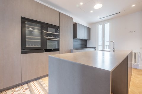 2 chambres apartment à vendre à Barcelona, Catalonia, Spain № 1768 - photo 3