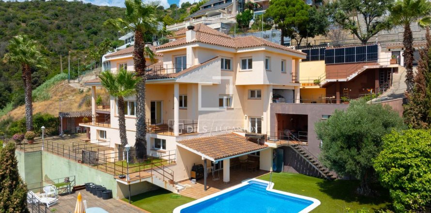 9 chambres villa à vendre à Tiana, Barcelona, Catalonia, Spain № 3893