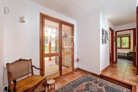 Villa de 5 dormitorios en venta en Vilanova i la Geltrú, Barcelona, Cataluña, Spain № 3899 - foto 9