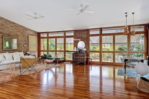 Villa de 5 dormitorios en venta en Vilanova i la Geltrú, Barcelona, Cataluña, Spain № 3899 - foto 24