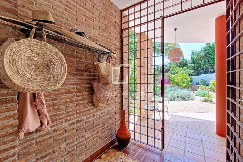 Villa de 5 dormitorios en venta en Vilanova i la Geltrú, Barcelona, Cataluña, Spain № 3899 - foto 16