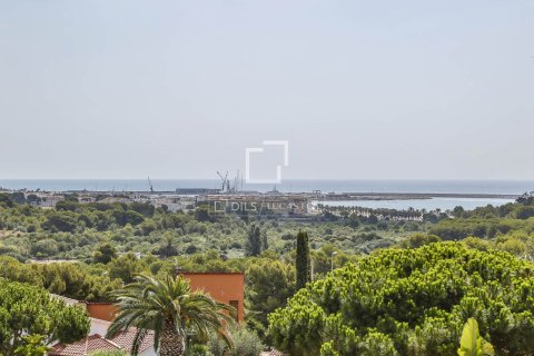 Villa de 5 dormitorios en venta en Vilanova i la Geltrú, Barcelona, Cataluña, Spain № 3899 - foto 4
