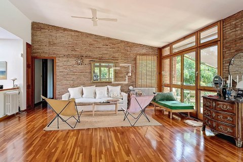 Villa de 5 dormitorios en venta en Vilanova i la Geltrú, Barcelona, Cataluña, Spain № 3899 - foto 22