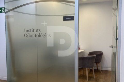 418 m² commercial property à vendre à Barcelona, Catalonia, Spain № 5190 - photo 11