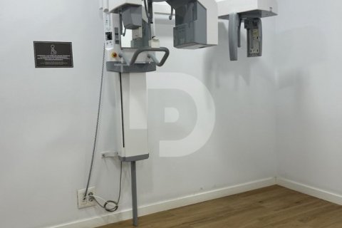 418 m² commercial property à vendre à Barcelona, Catalonia, Spain № 5190 - photo 9