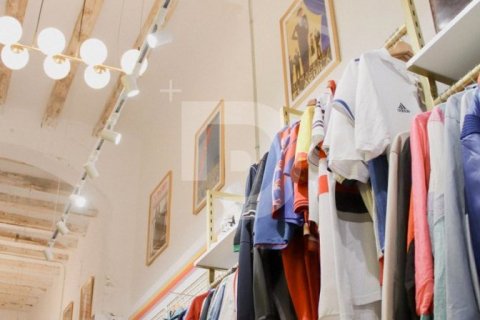 Tienda al por menor de 100 m² en venta en Ciudad Vieja, Barcelona, Cataluña, Spain № 5195 - foto 2