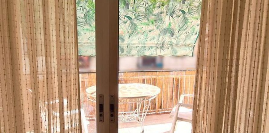 Квартира с 3 спальнями в Сантс-Монтжуике, Барселона, Каталония, Испания № 2147