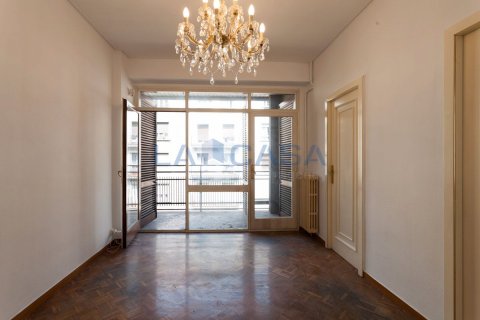 Квартира с 4 спальнями в Эшампле, Барселона, Каталония, Испания № 2143